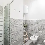 Apartment Easylife - Milano- Privata Angera 3 - *